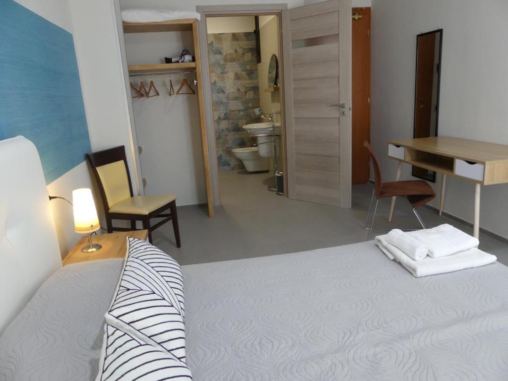 Piazza Risorgimento Hotel Porto Cesareo